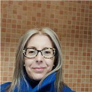 Profesora de lengua y literatura imparte clases de sintaxis y morfología a todos los niveles. También hago trabajos fin de carrera